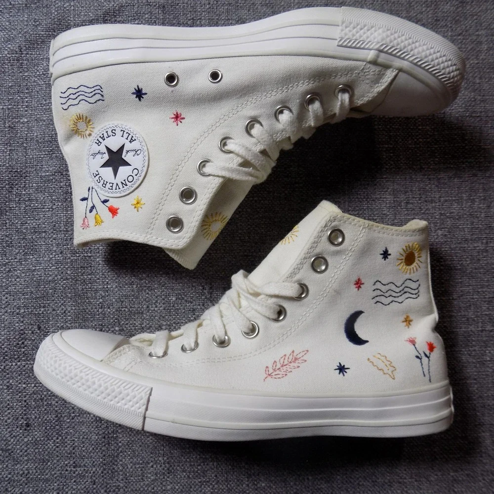 Converse Chuck Taylor High Top Womens 8.5 White Good Embroidered Celestial